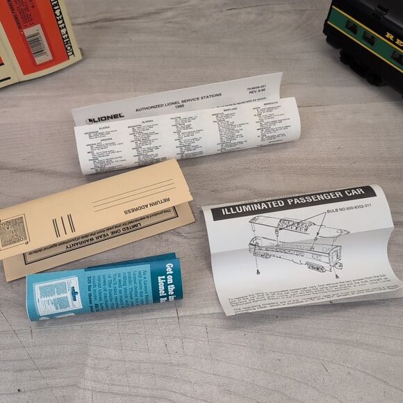 Lionel 6-151043 Reading Company Passenger Car W/ Box - Picture 13 of 13